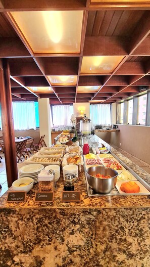 Free daily buffet breakfast  - Carppa Hotel (Fortaleza)