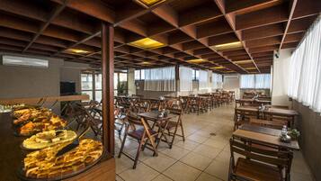 Desayuno buffet incluido todos los días