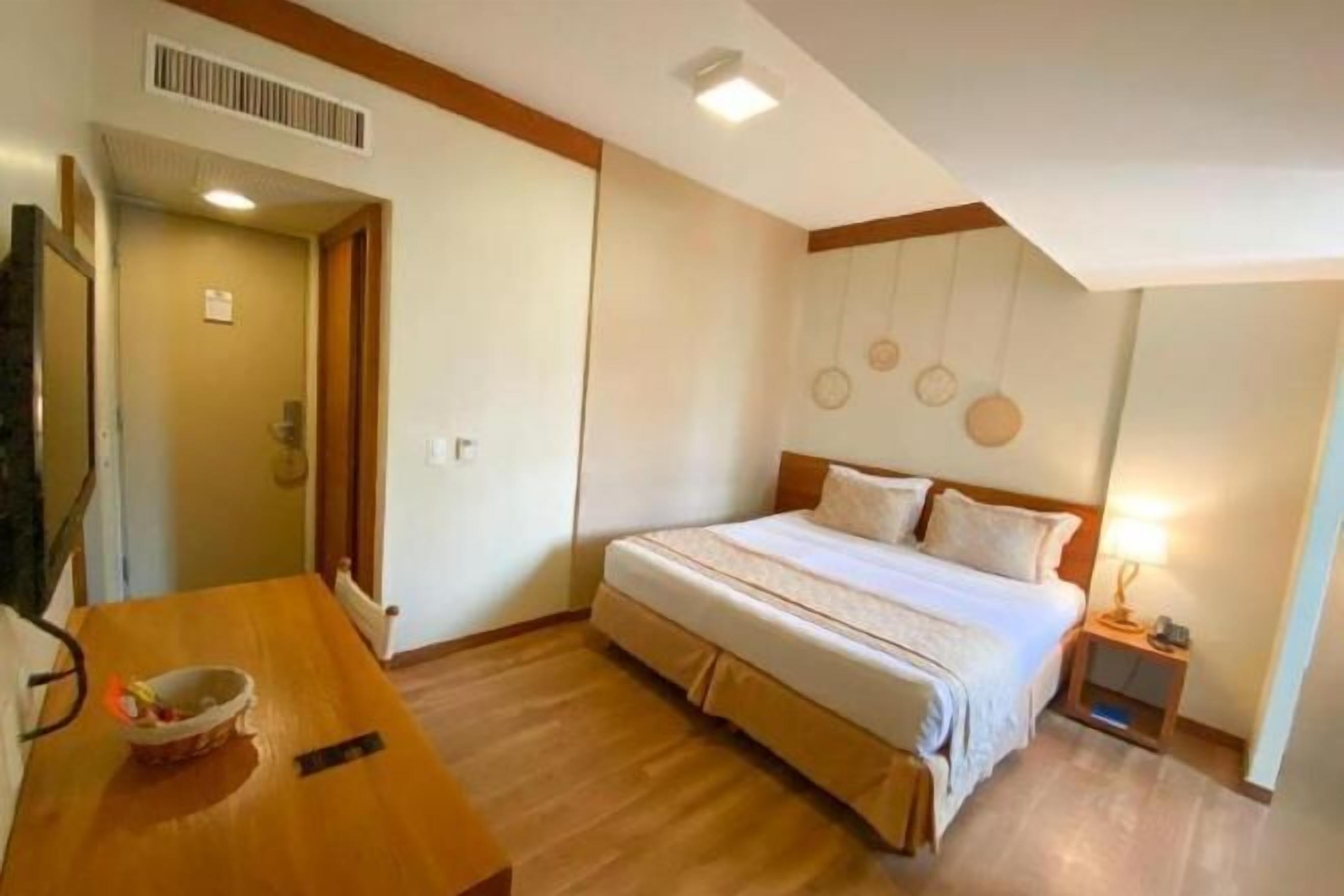 Minibar, in-room safe, desk, blackout drapes