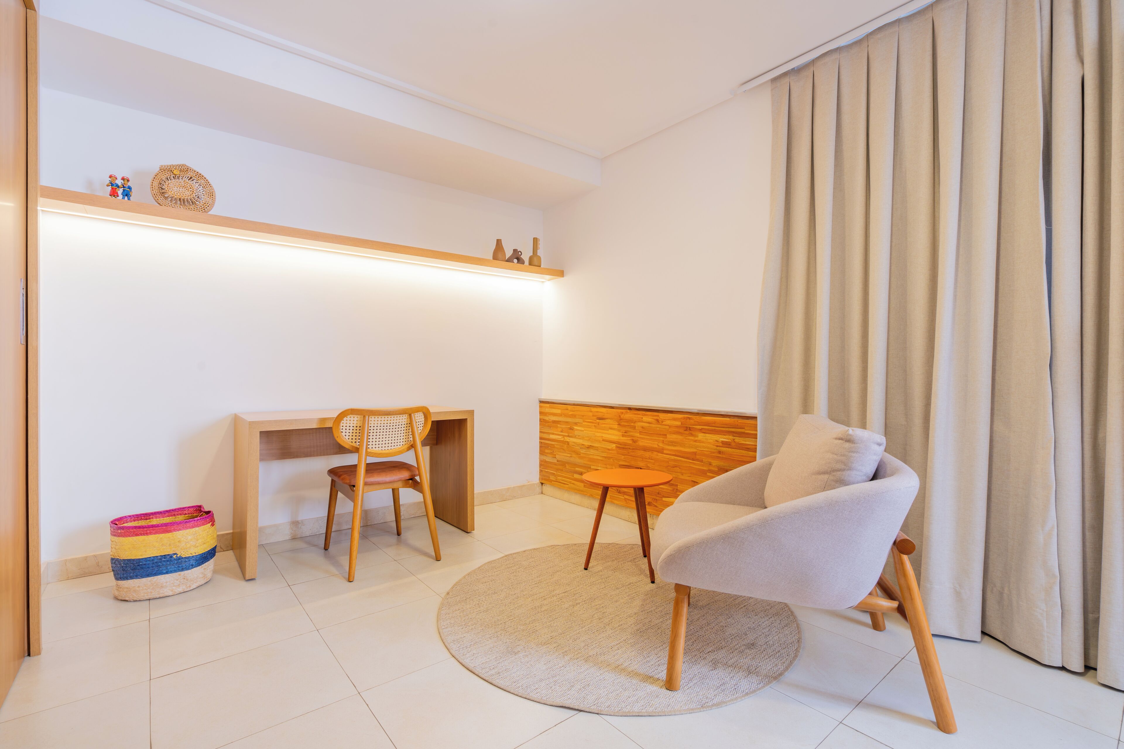 minibar, in-room safe, desk, laptop workspace