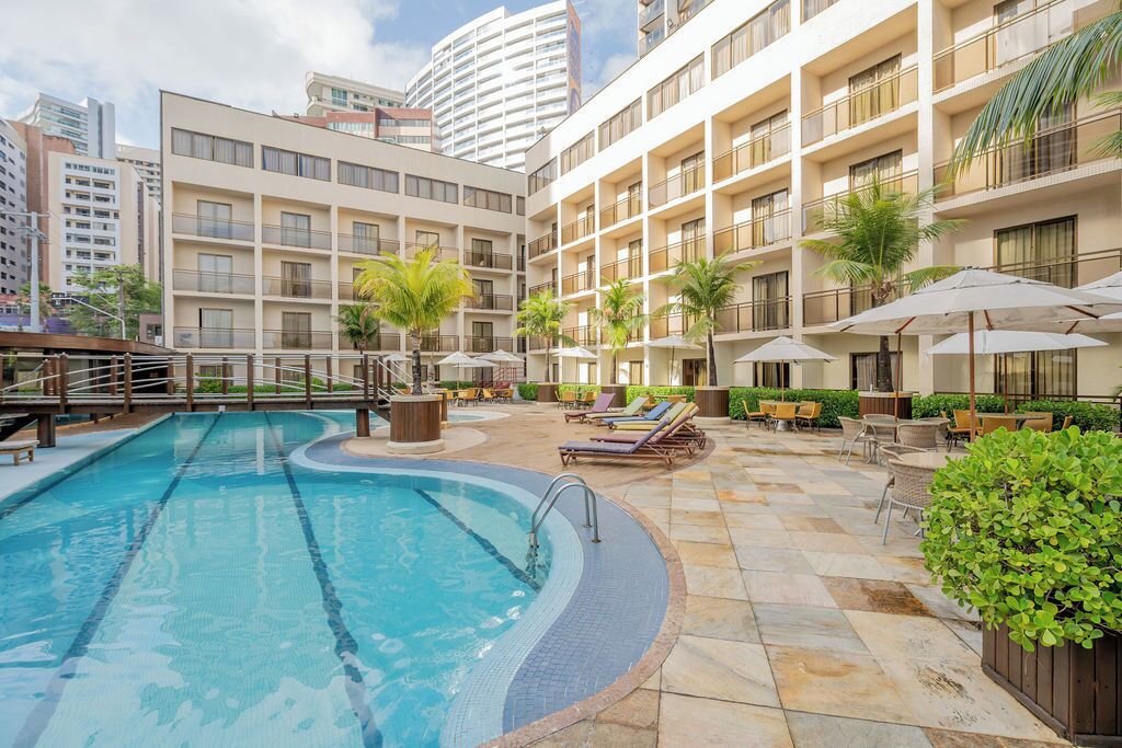 outdoor pool, open 9:00 am to 9:00 pm, pool loungers