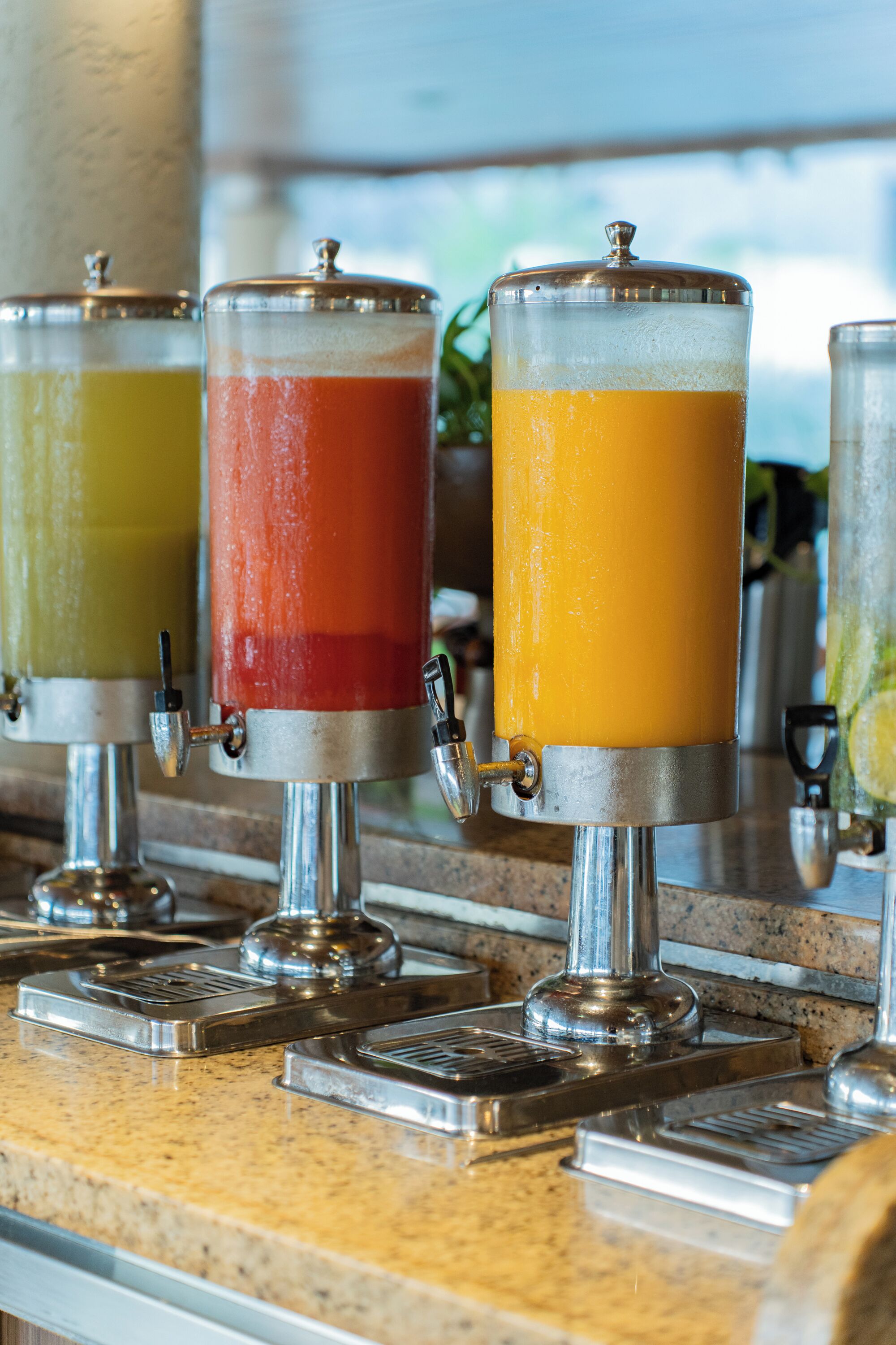 Un distributeur de boissons offrant de nombreuses options.