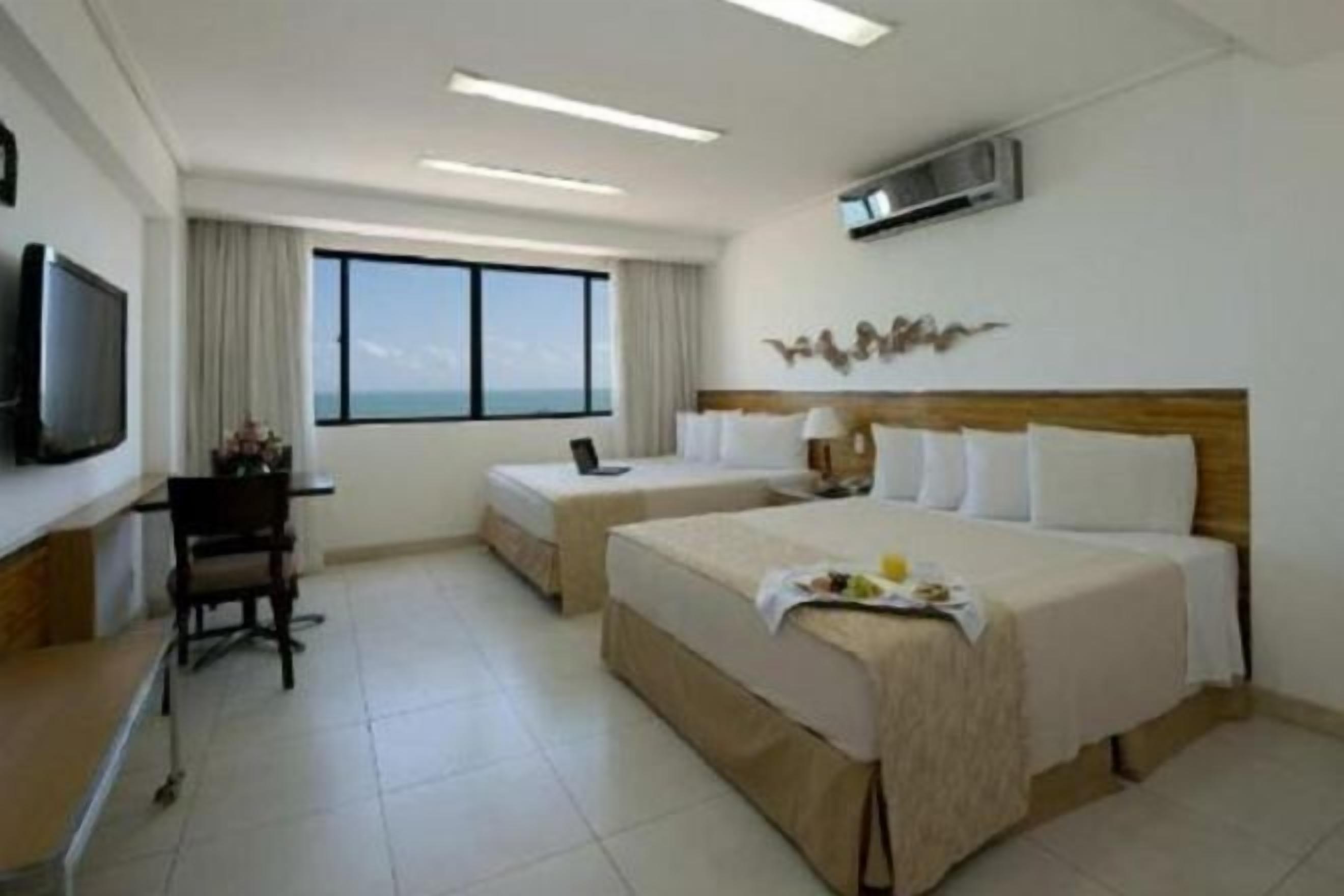 迷你吧、客房內保險箱、書桌、筆電工作空間