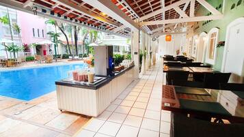 Free daily full breakfast