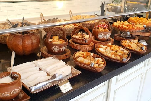 Free daily full breakfast