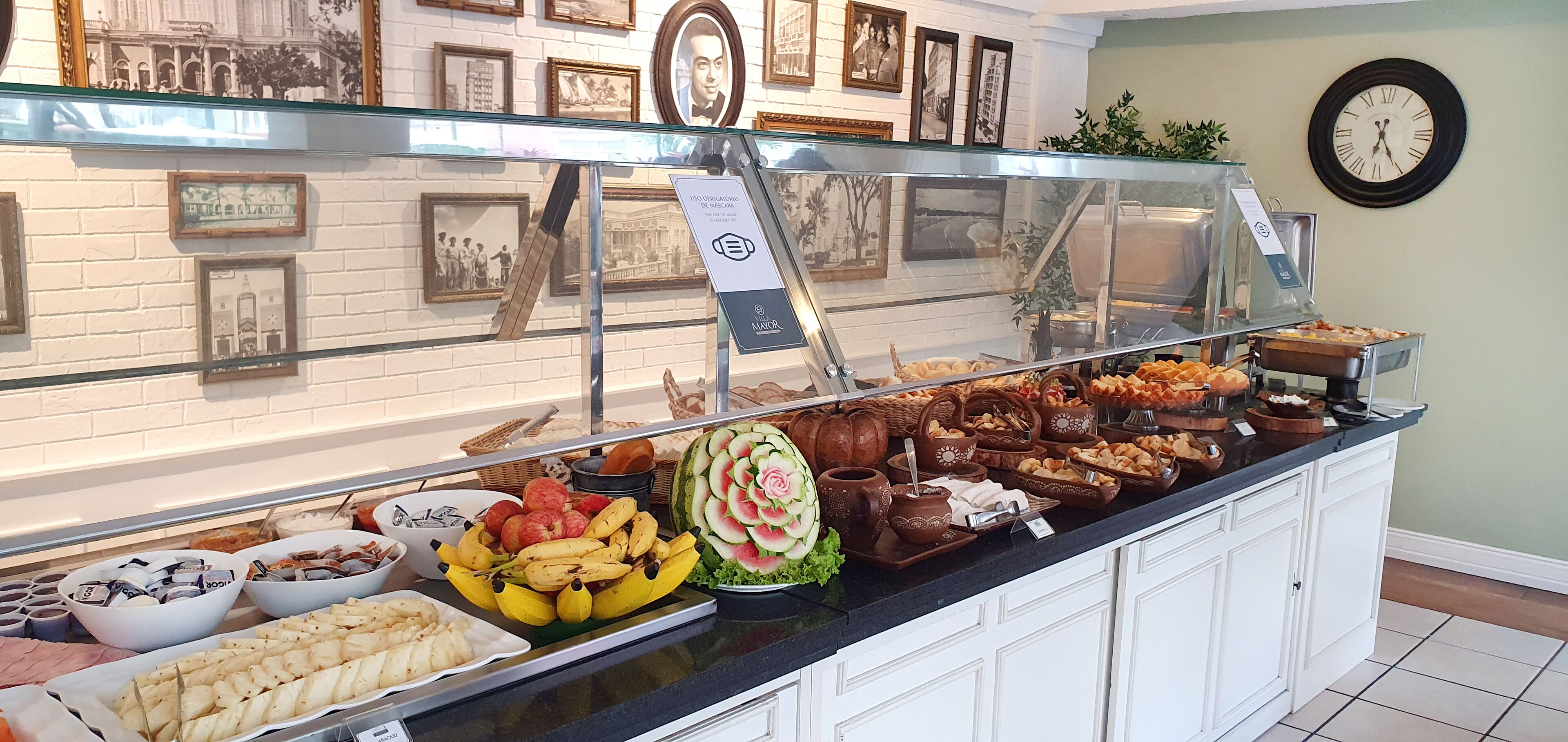 free daily full breakfast