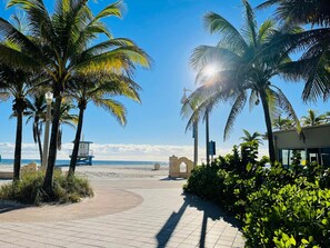 Exterior - The St Maurice Beach Inn (Hollywood)
