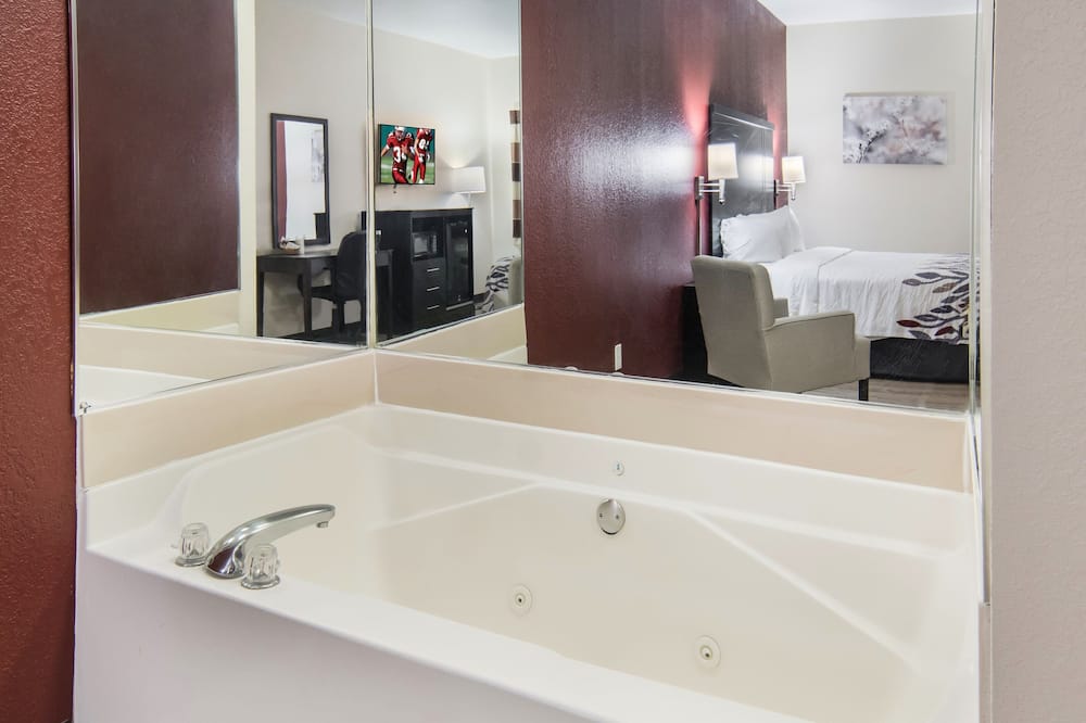 Red Roof Inn Fort Worth – Saginaw