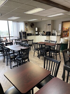 Breakfast area - Hotel Pigeon Forge (Pigeon Forge)