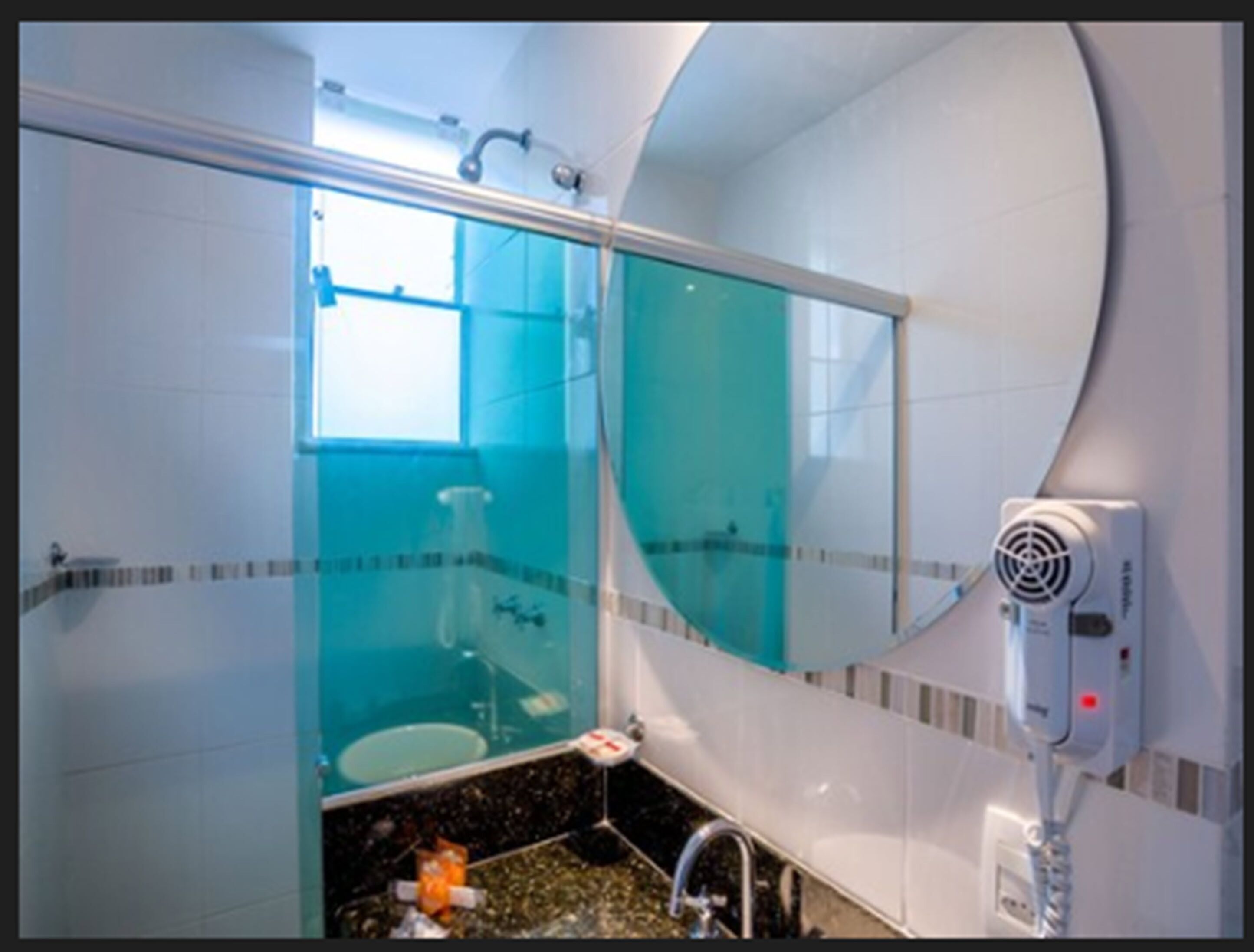 shower, free toiletries, towels