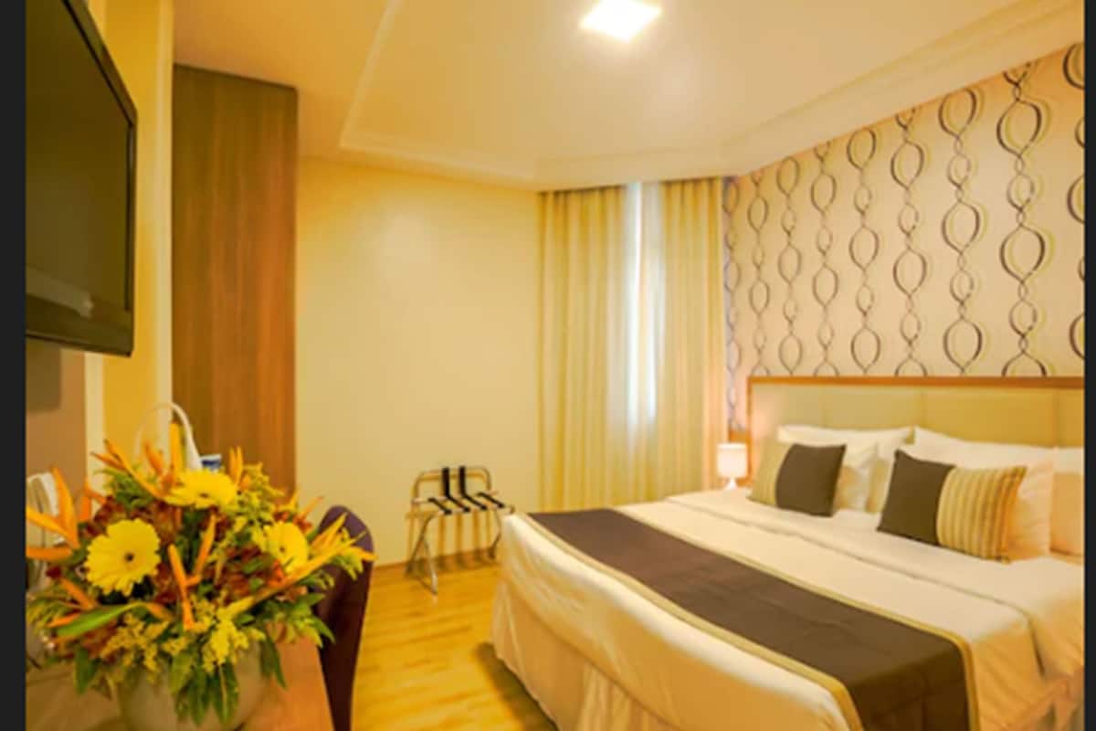 Minibar, in-room safe, desk, soundproofing