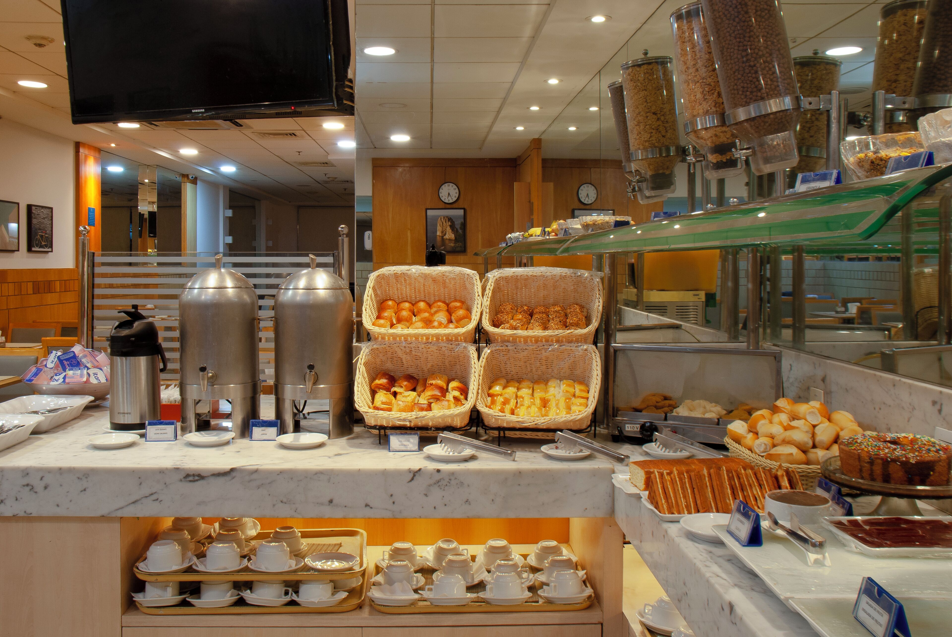 Tägliches inbegriffenes Frühstück zur Selbstbedienung