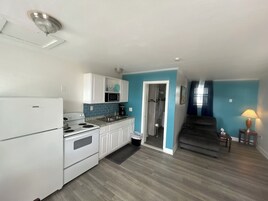 Suíte estúdio, 1 cama Queen | Cozinha privada | Geladeira, micro-ondas, fogão, cooktop