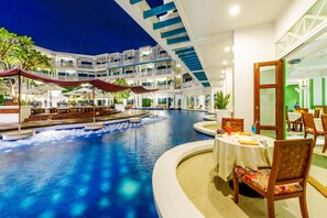 2 outdoor pools, pool umbrellas, pool loungers - Andaman Seaview Hotel (Karon)