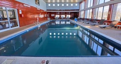 The Mariner Resort Cape Cod by The Red Collection