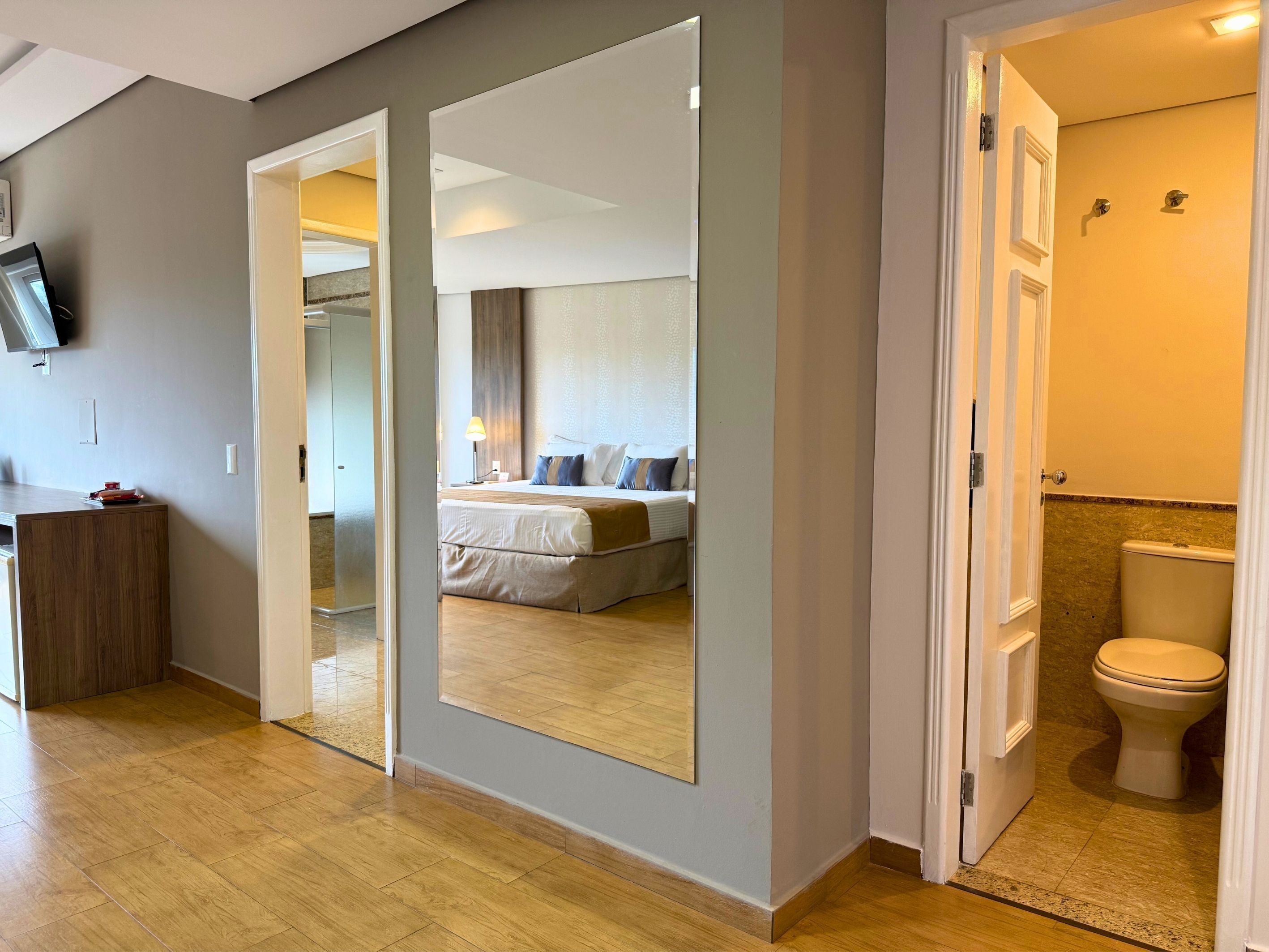 premier suite | minibar, in-room safe, soundproofing, free wifi