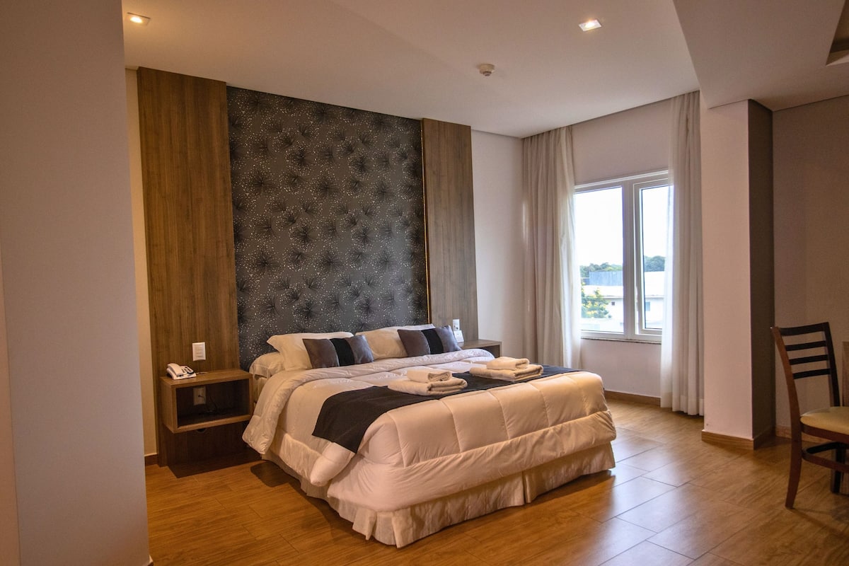 Executive Suite | Bar mini, peti besi dalam bilik, kalis bunyi, Wi-fi percuma