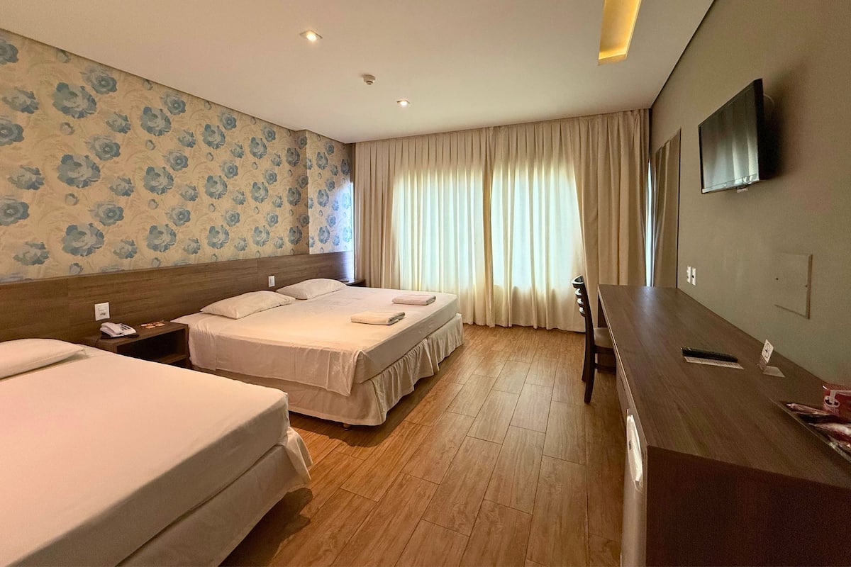 Premier Triple Room | Bar mini, peti besi dalam bilik, kalis bunyi, Wi-fi percuma