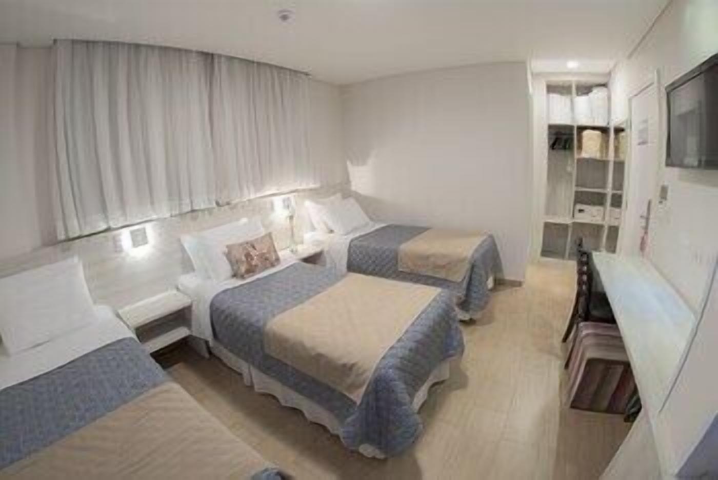 Sengetøy av topp kvalitet, minibar, safe på rommet og blendingsgardiner