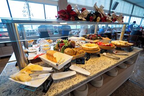 Desayuno buffet incluido todos los días