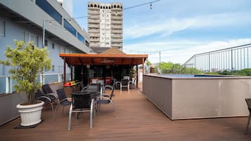 Poolside bar