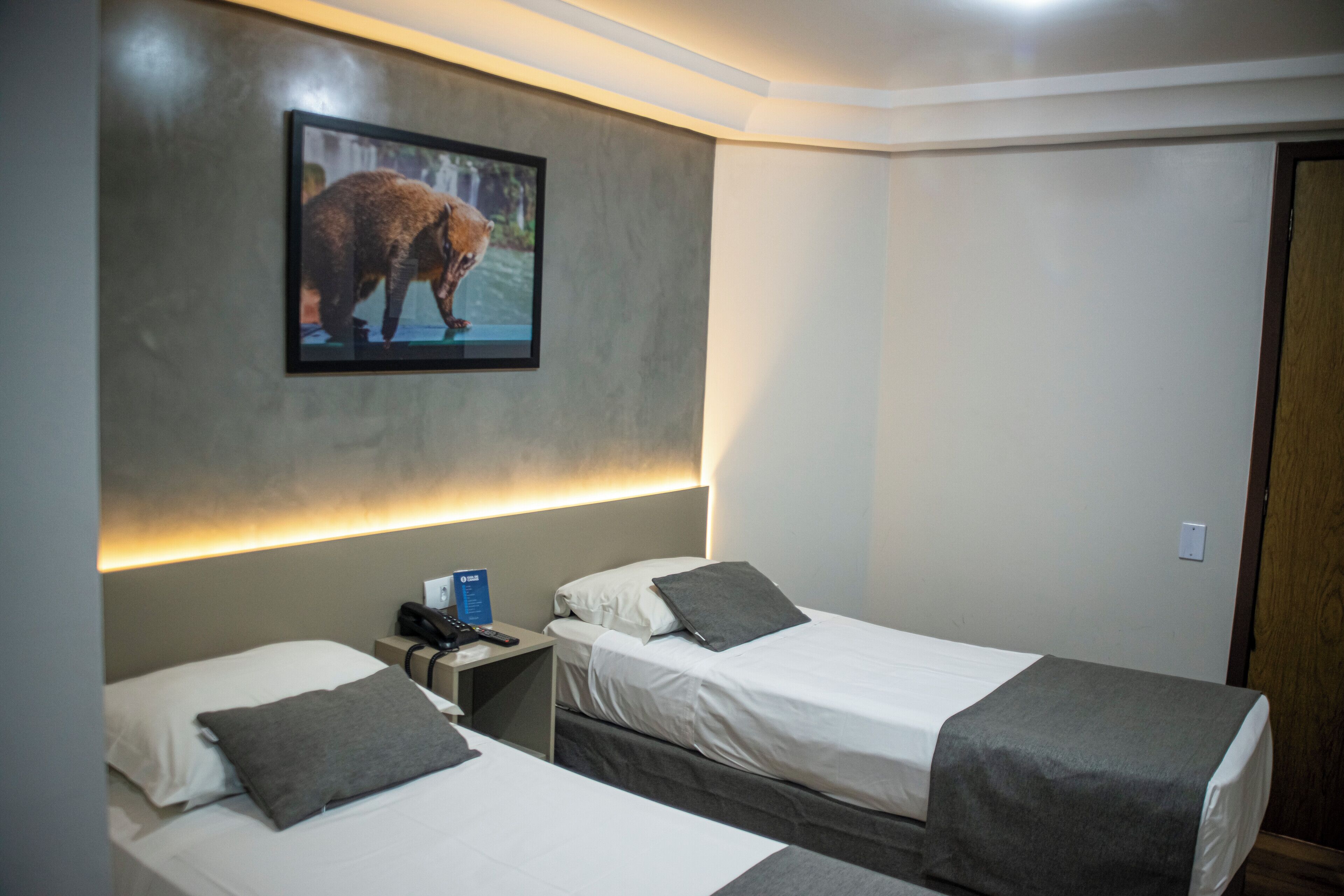 Hypo-allergenic bedding, minibar, free WiFi, bed sheets