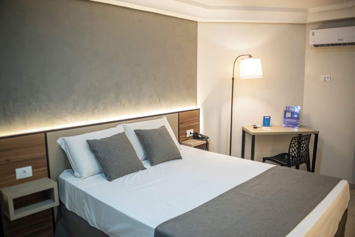 Standard Double Room | Hypo-allergenic bedding, minibar, free WiFi, bed sheets