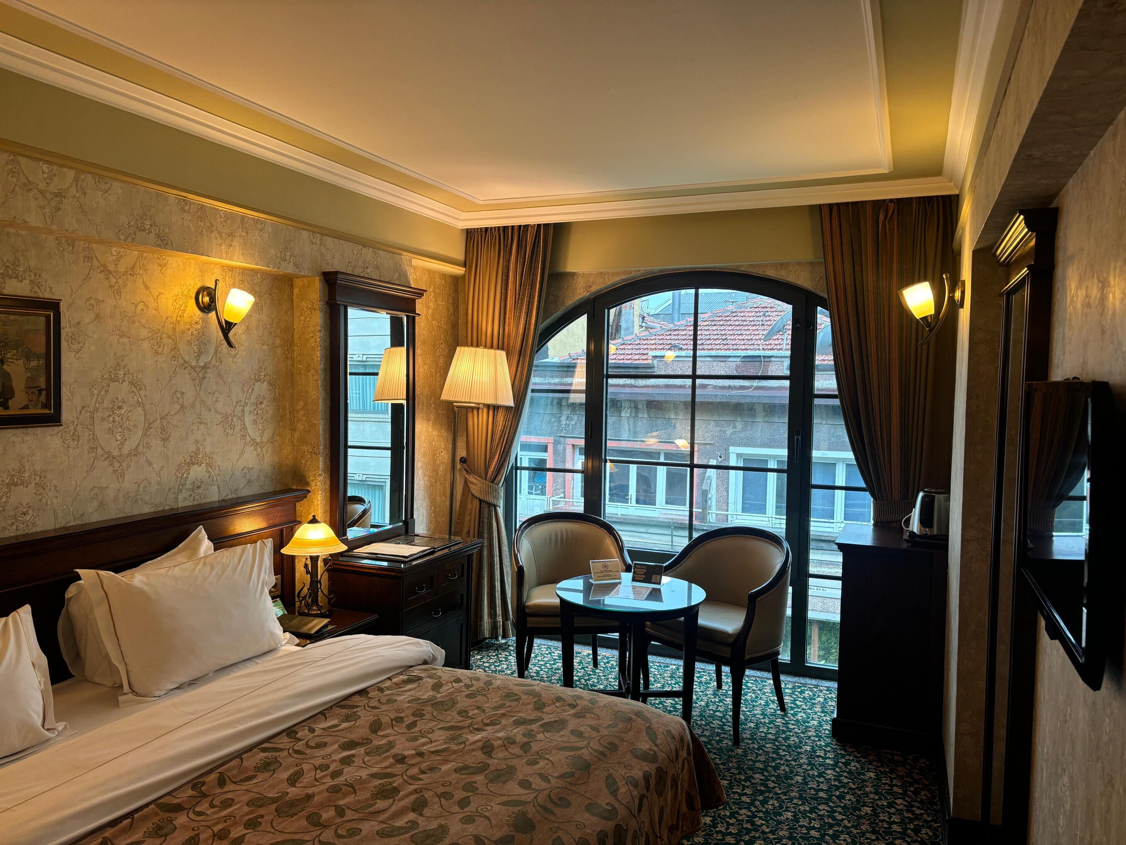 Deluxe French Bed Room