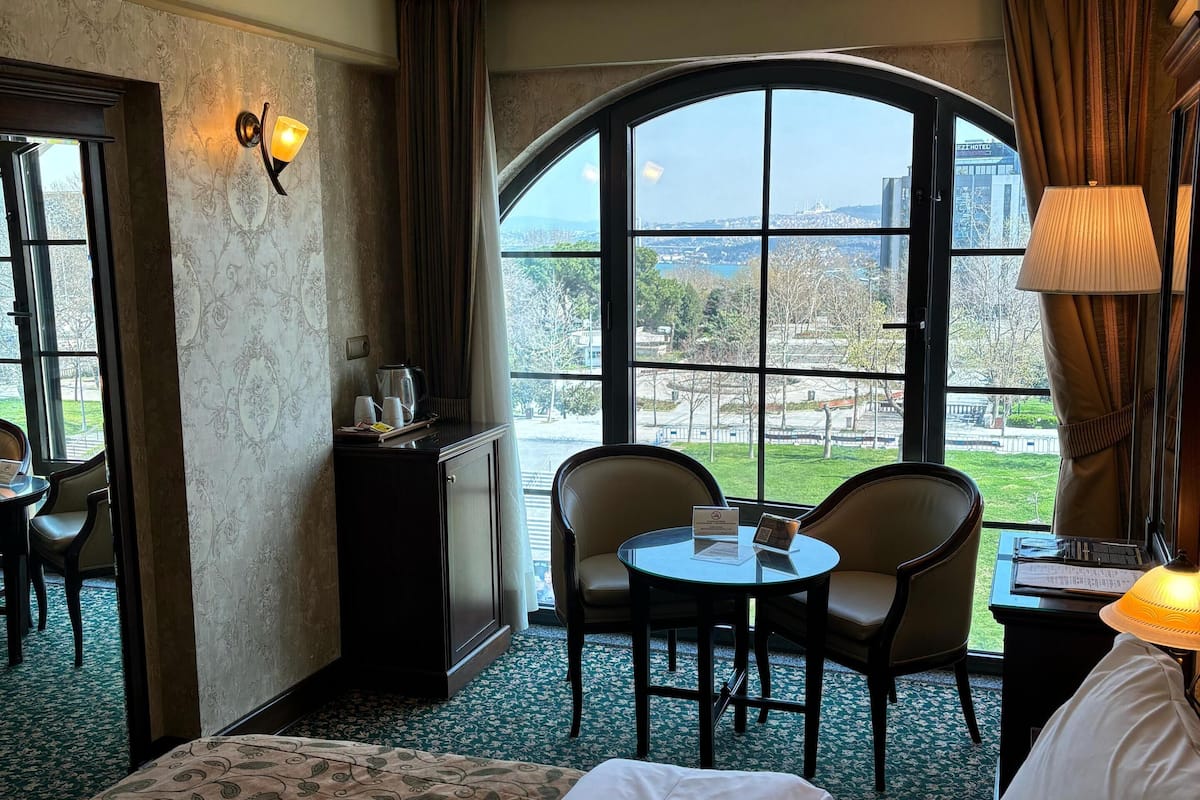 Premium bedding, pillowtop beds, minibar, in-room safe