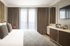 Camera panoramica, vista mare parziale | Vista dalla camera