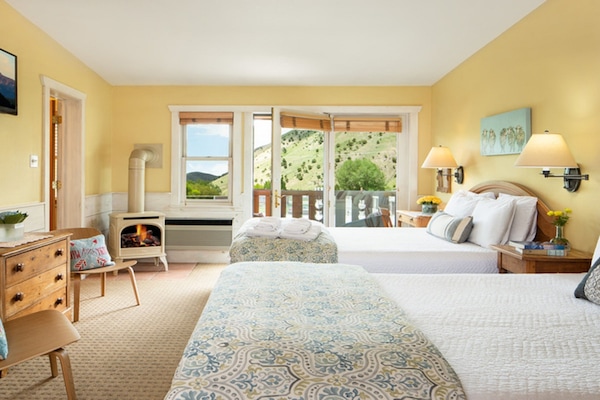 Habitación, 2 camas Queen size | Sábanas de algodón egipcio, ropa de cama de alta calidad y edredón