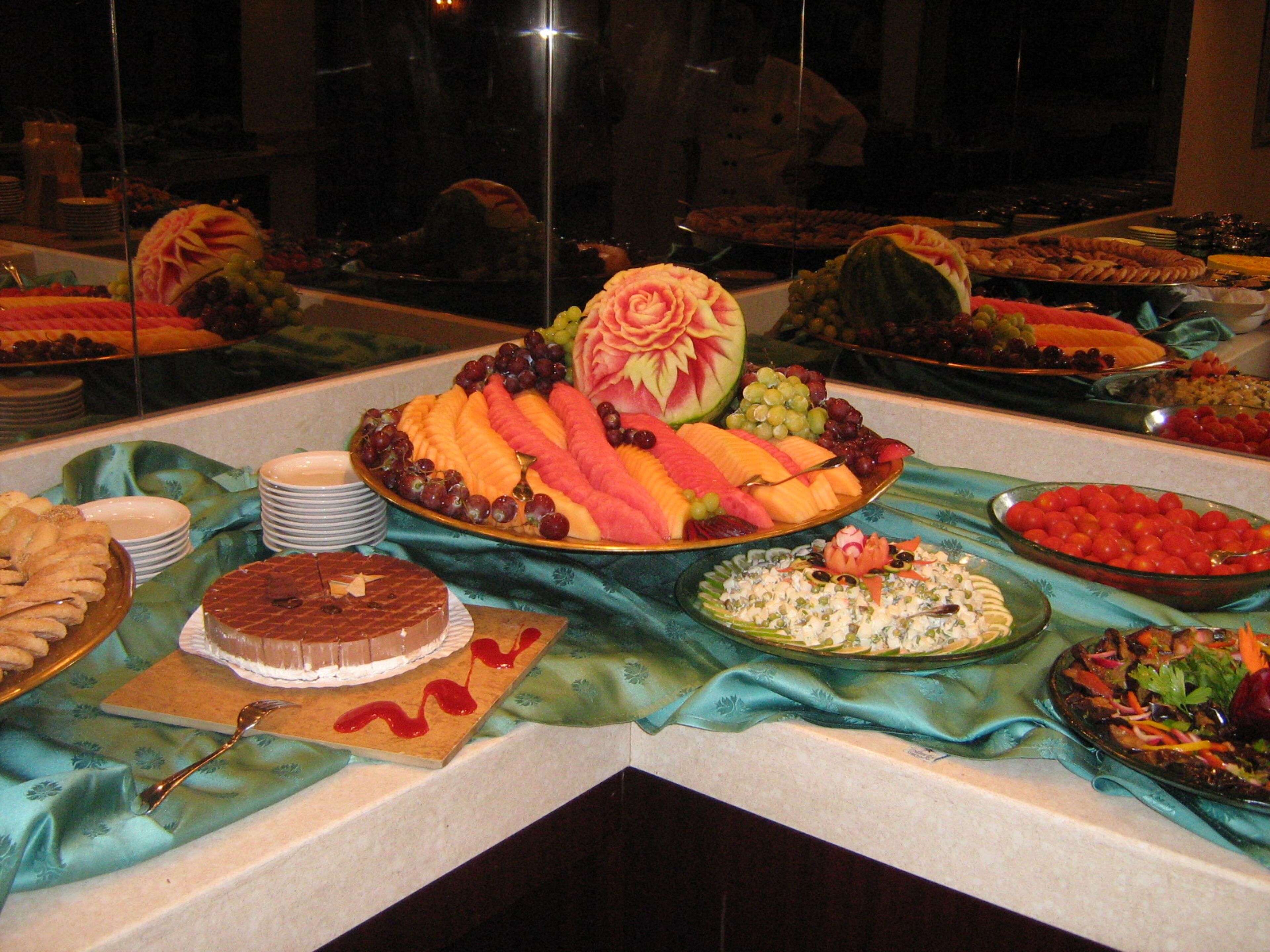 Breakfast, lunch and dinner served