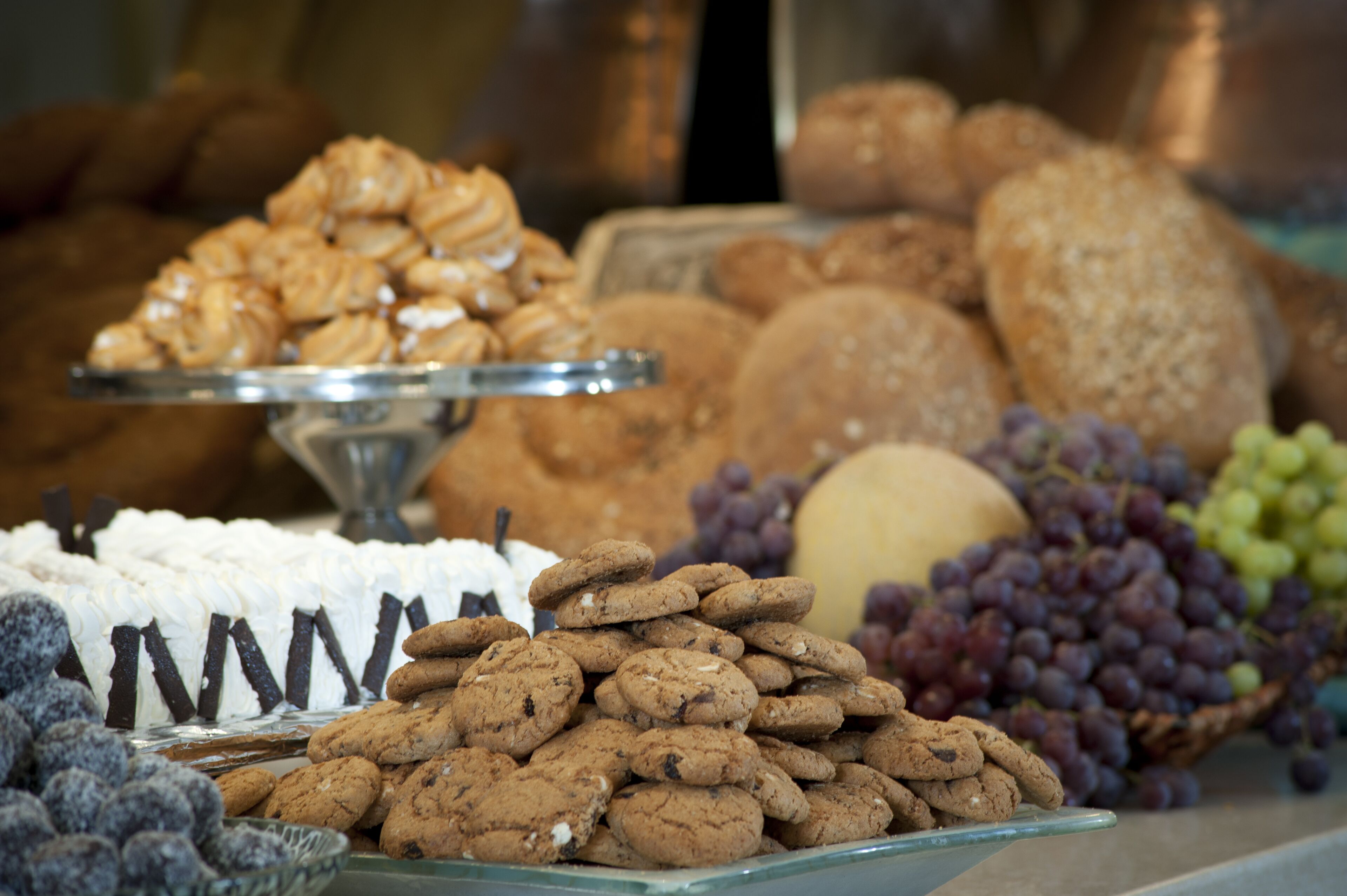 breakfast, lunch and dinner served