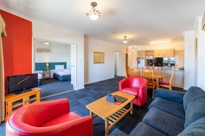 LED-Fernseher, DVD-Player