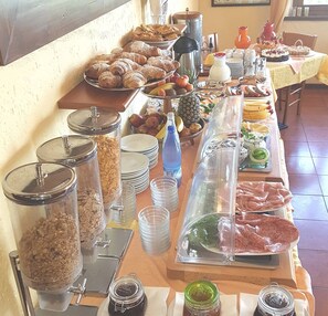 Free buffet breakfast  - Hotel Rifugio Prategiano (Montieri)
