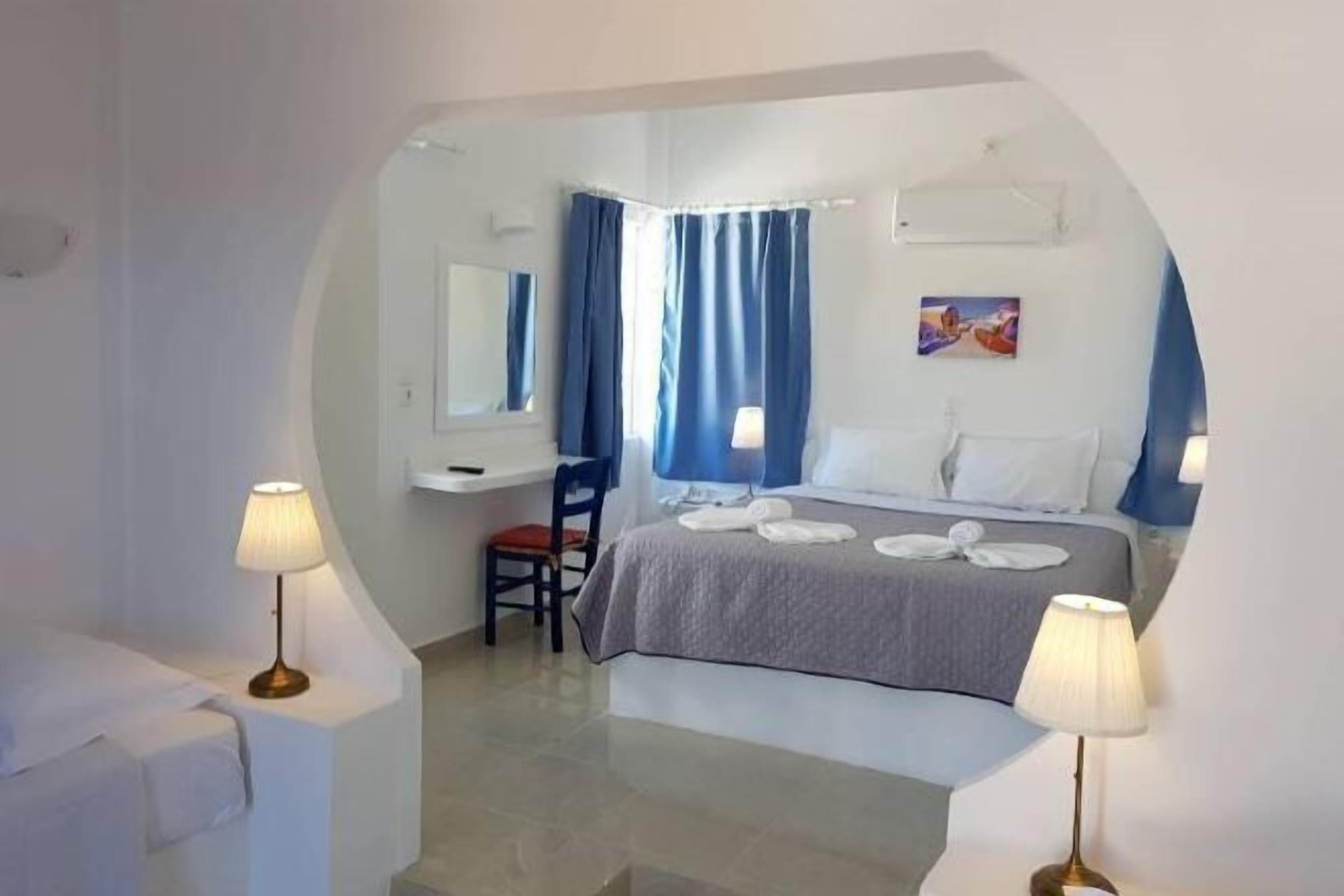 In-room safe, soundproofing, iron/ironing board, free WiFi