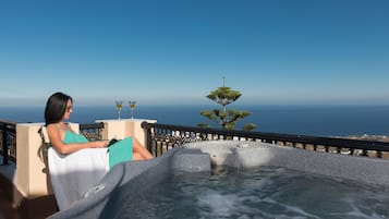 Honeymoon Suite | Room amenity