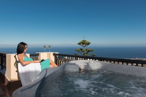 Honeymoon Suite | Room amenity