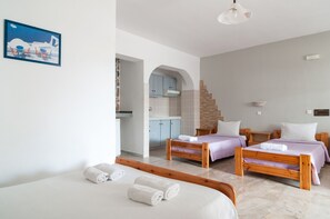 Room (for 5) - Holiday Beach Resort (Santorini)