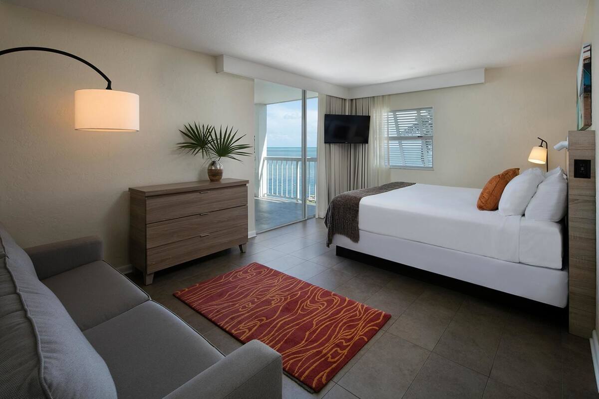 in-room safe, individually decorated, individually furnished, desk