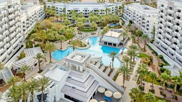 2 piscine all'aperto