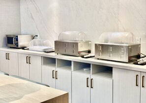Desayuno continental gratuito y diario