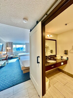 Bathroom - Lincoln Hotel Monterey Park Los Angeles (Monterey Park)