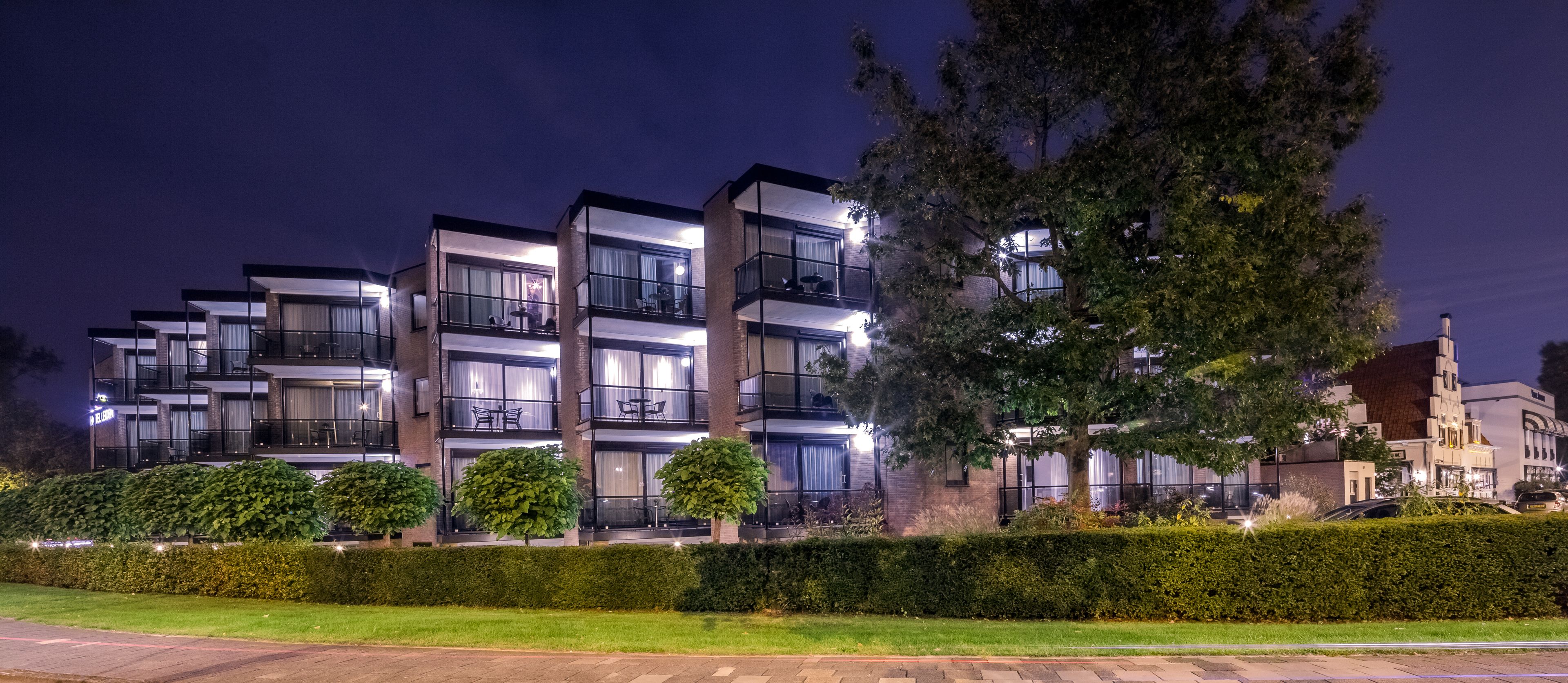 Fassade der Unterkunft – Abend/Nacht