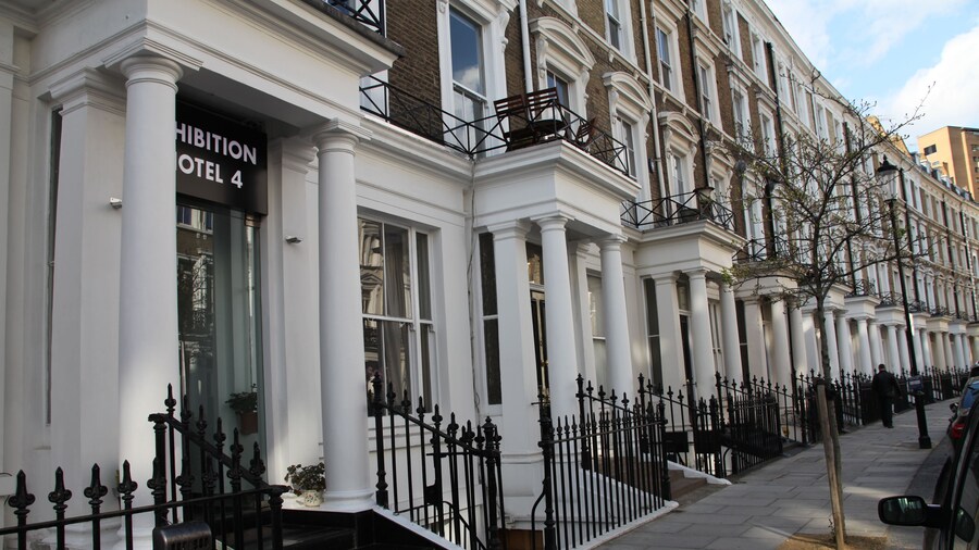 Exhibition Court Hotel 4