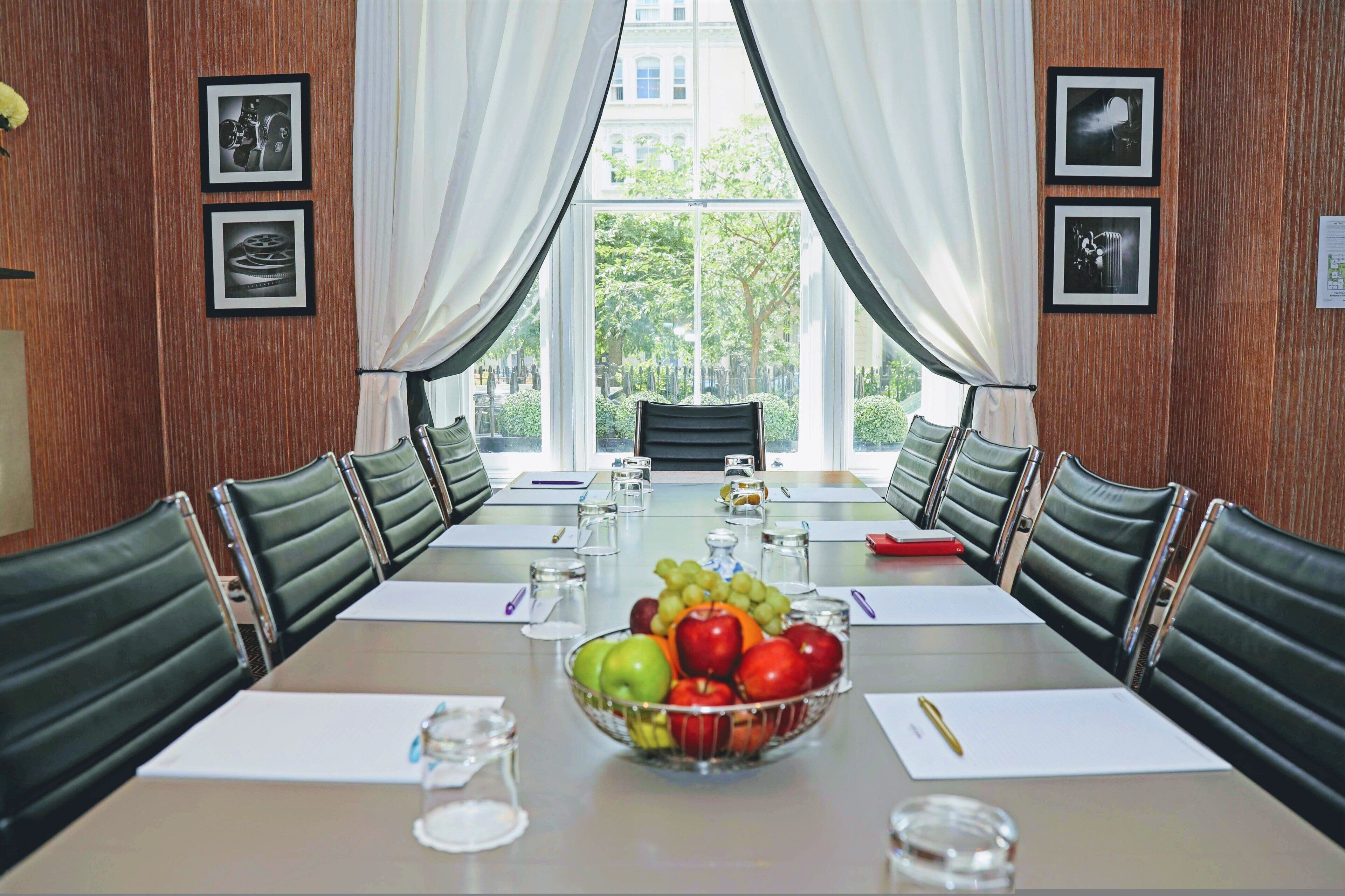 Photo - Hotel Indigo London Hyde Park Paddington by IHG