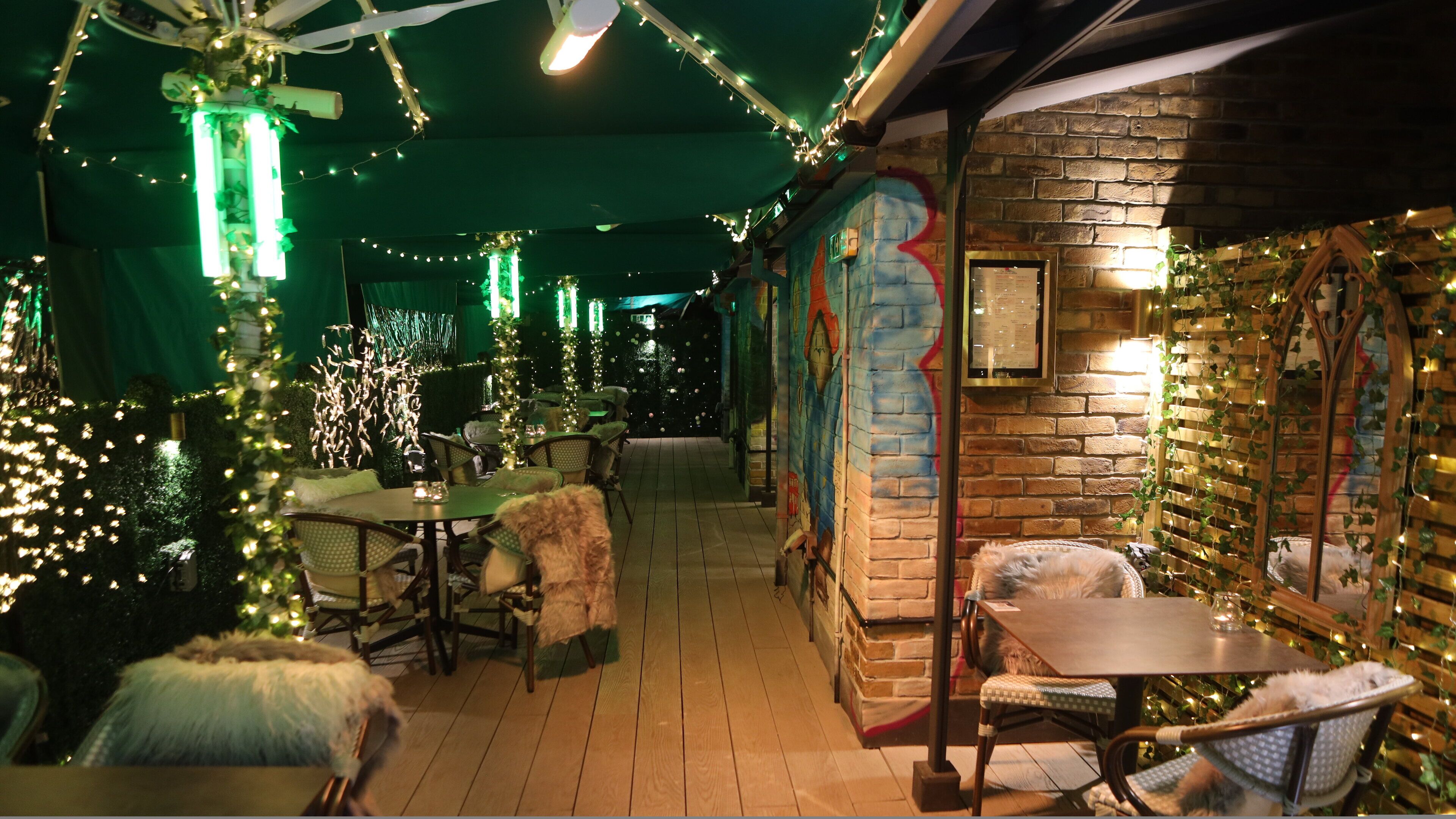 breakfast, lunch, dinner served; italian cuisine, garden views