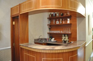 Bar (on property) - Olympic House Hotel (London)