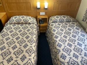 Standard Twin Room | Iron/ironing board, free WiFi, bed sheets - Olympic House Hotel (London)