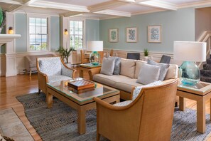 Lobby - Island House Hotel (Mackinac Island)